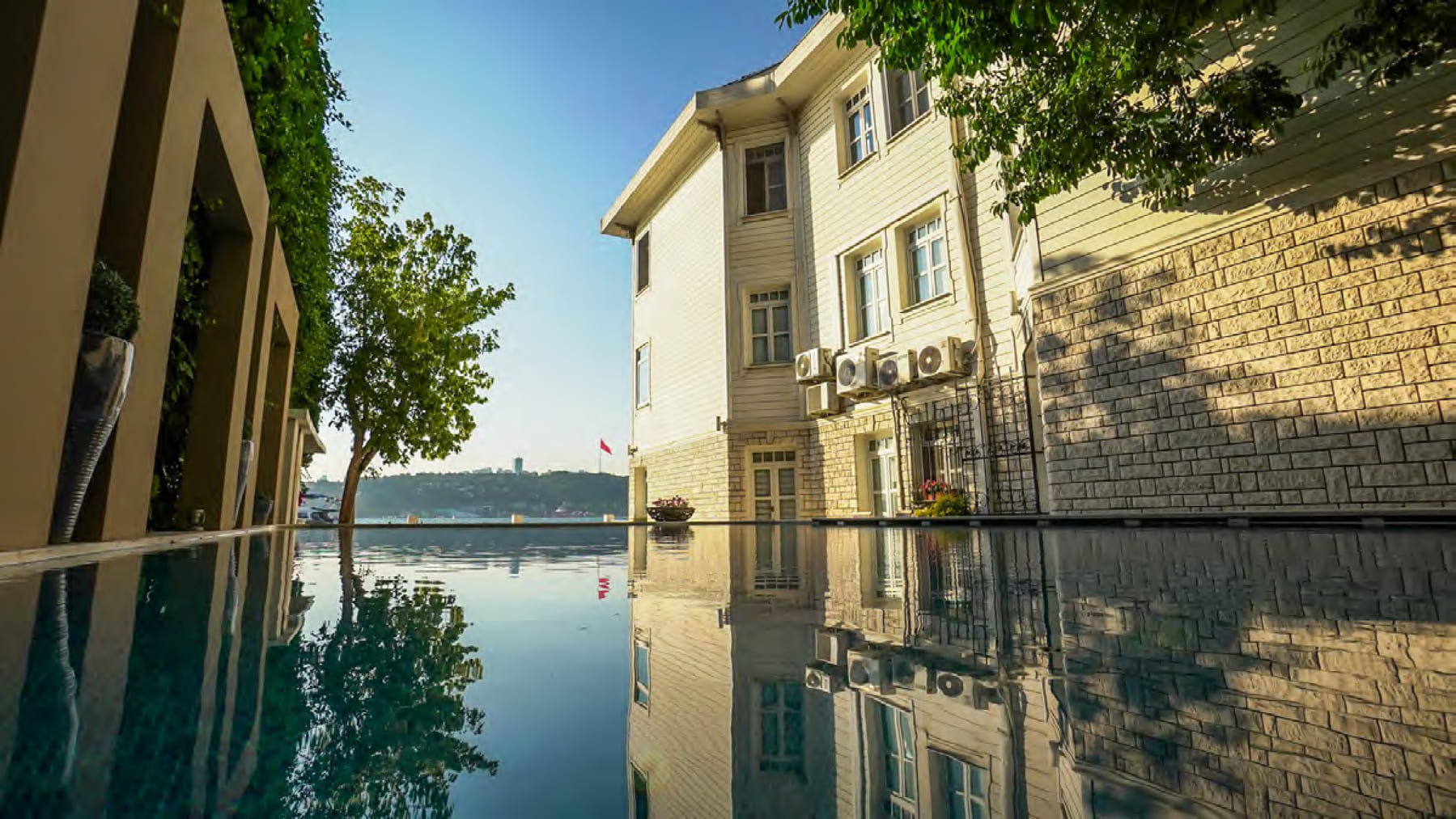 Sea Front Villa in Istanbul For Sale (7)